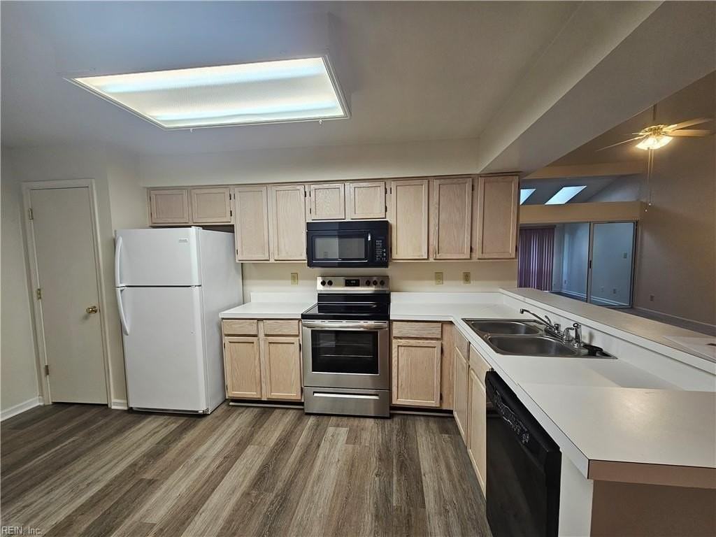 1305 Tuckaway Reach #B - Photo 2 of 6