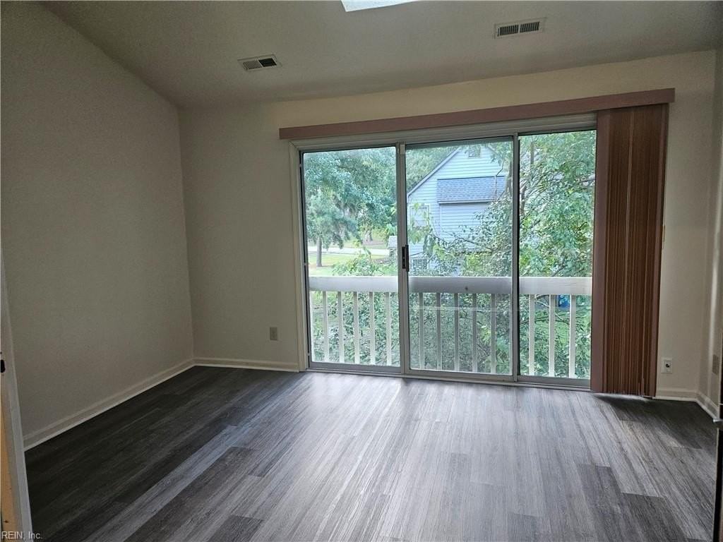 1305 Tuckaway Reach #B - Photo 3 of 6