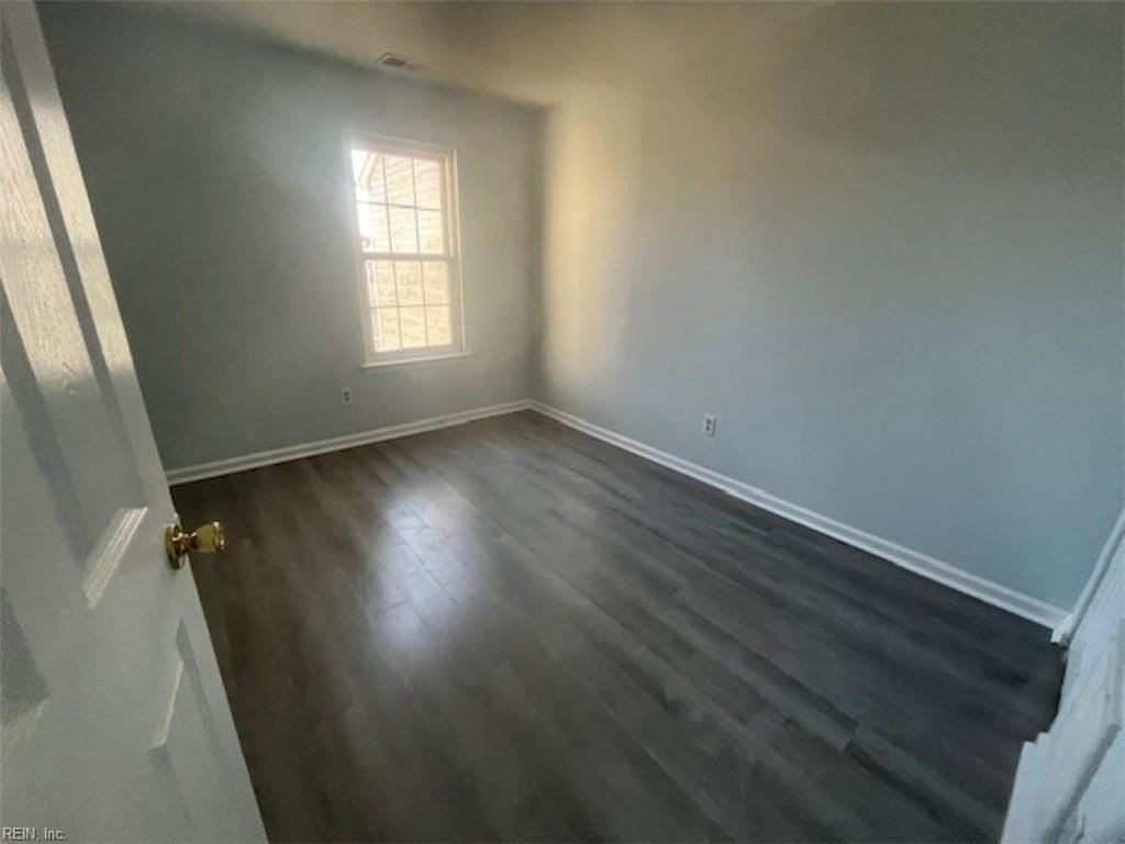 245 Wexford Dr W - Photo 5 of 10