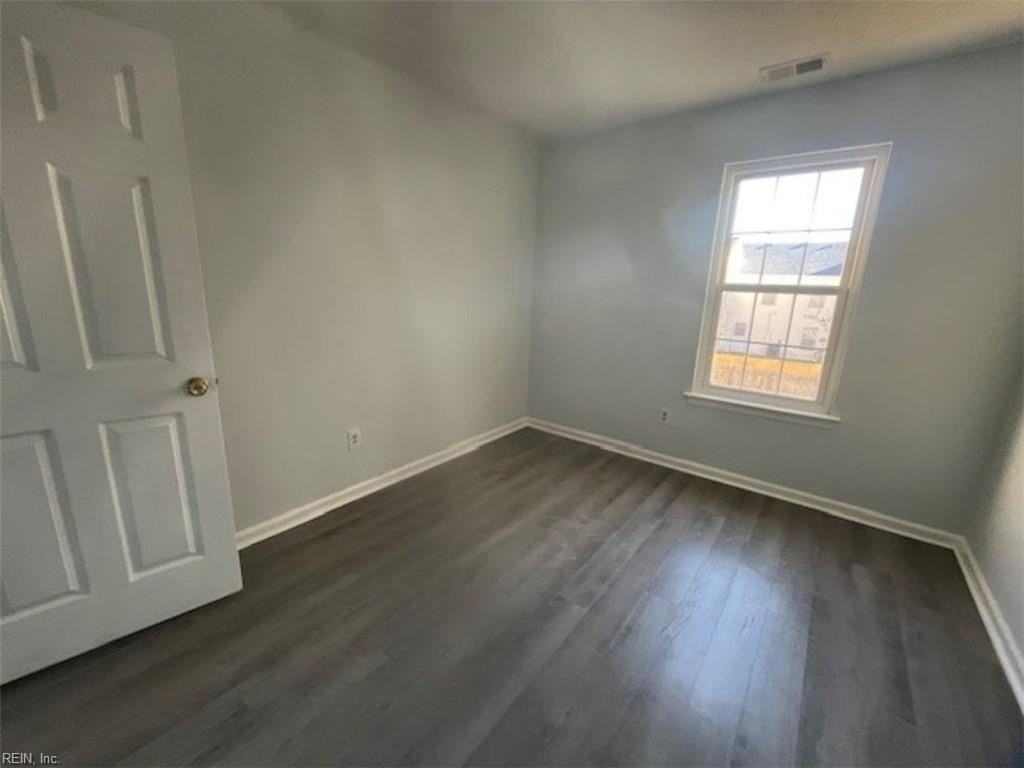 245 Wexford Dr W - Photo 6 of 10