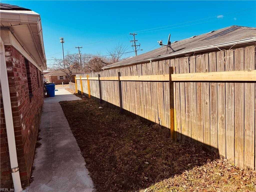 516 Hicks Ave #A - Photo 4 of 26