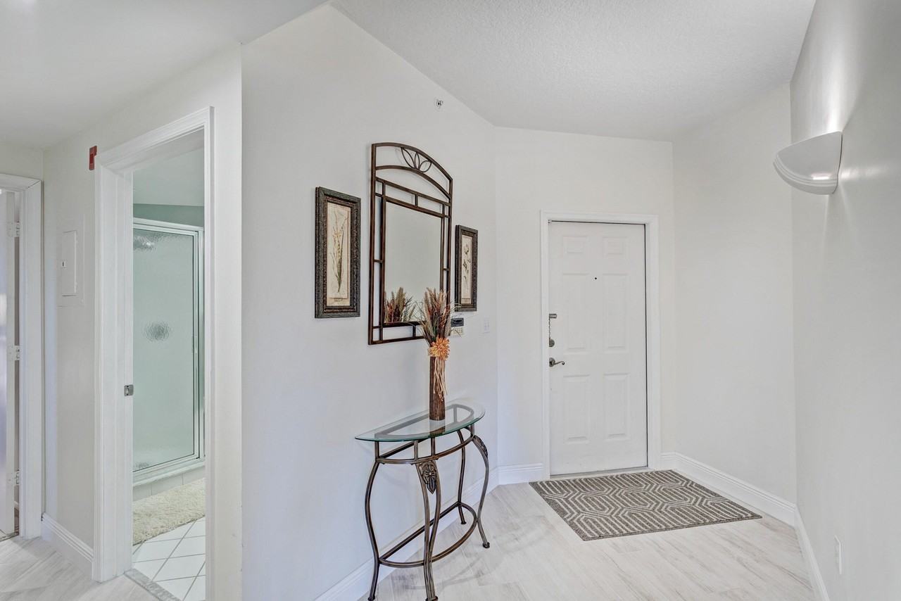 500 Uno Lago Dr #402 - Photo 5 of 37