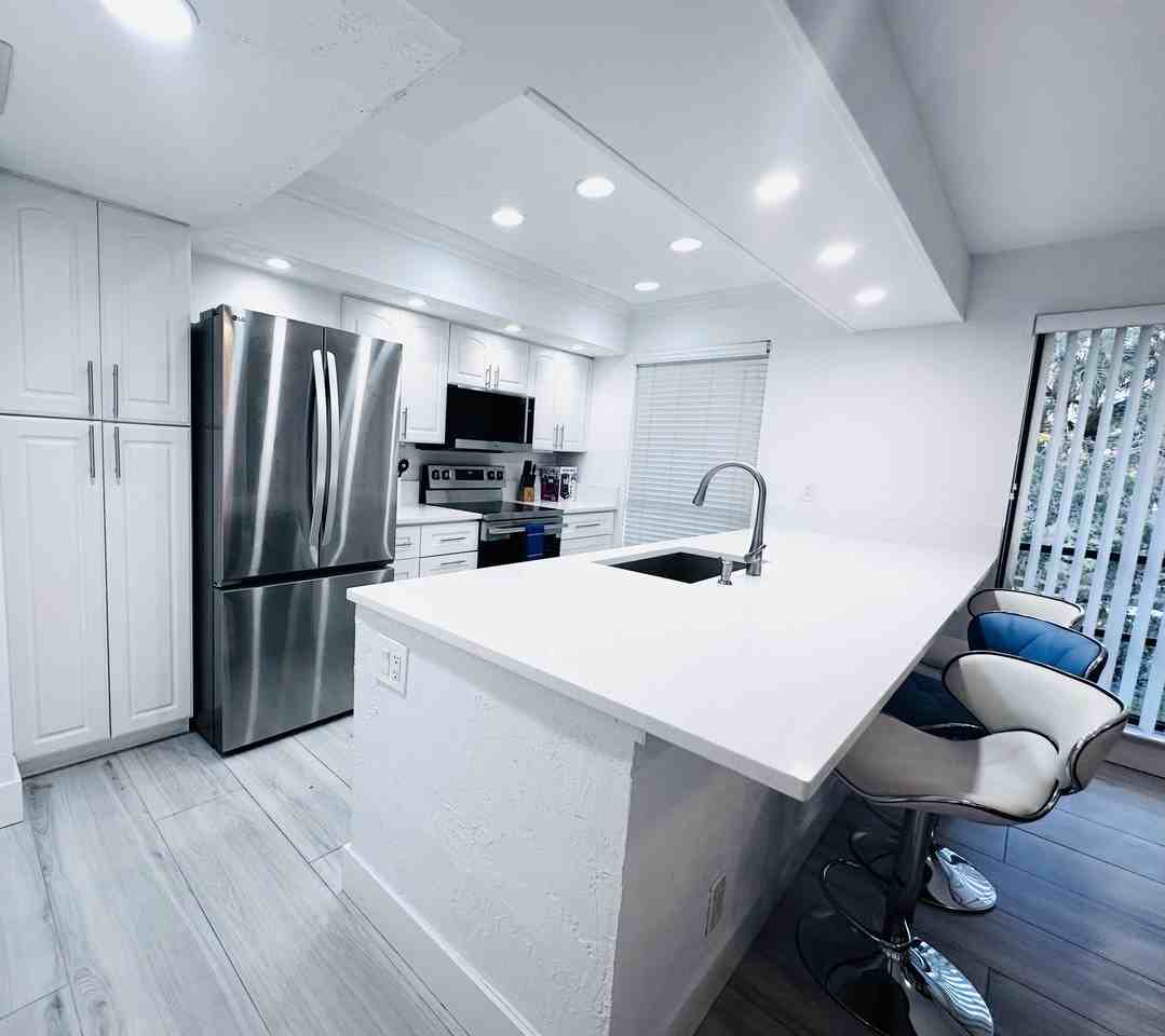 655 Brackenwood Cv - Photo 5 of 40