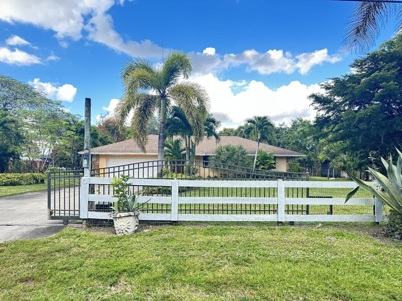 8251 Bowie Way - Photo 2 of 50