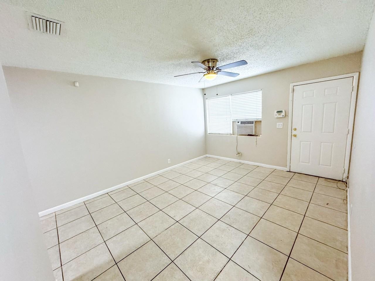 1003 8th St #1 - Photo 5 of 18