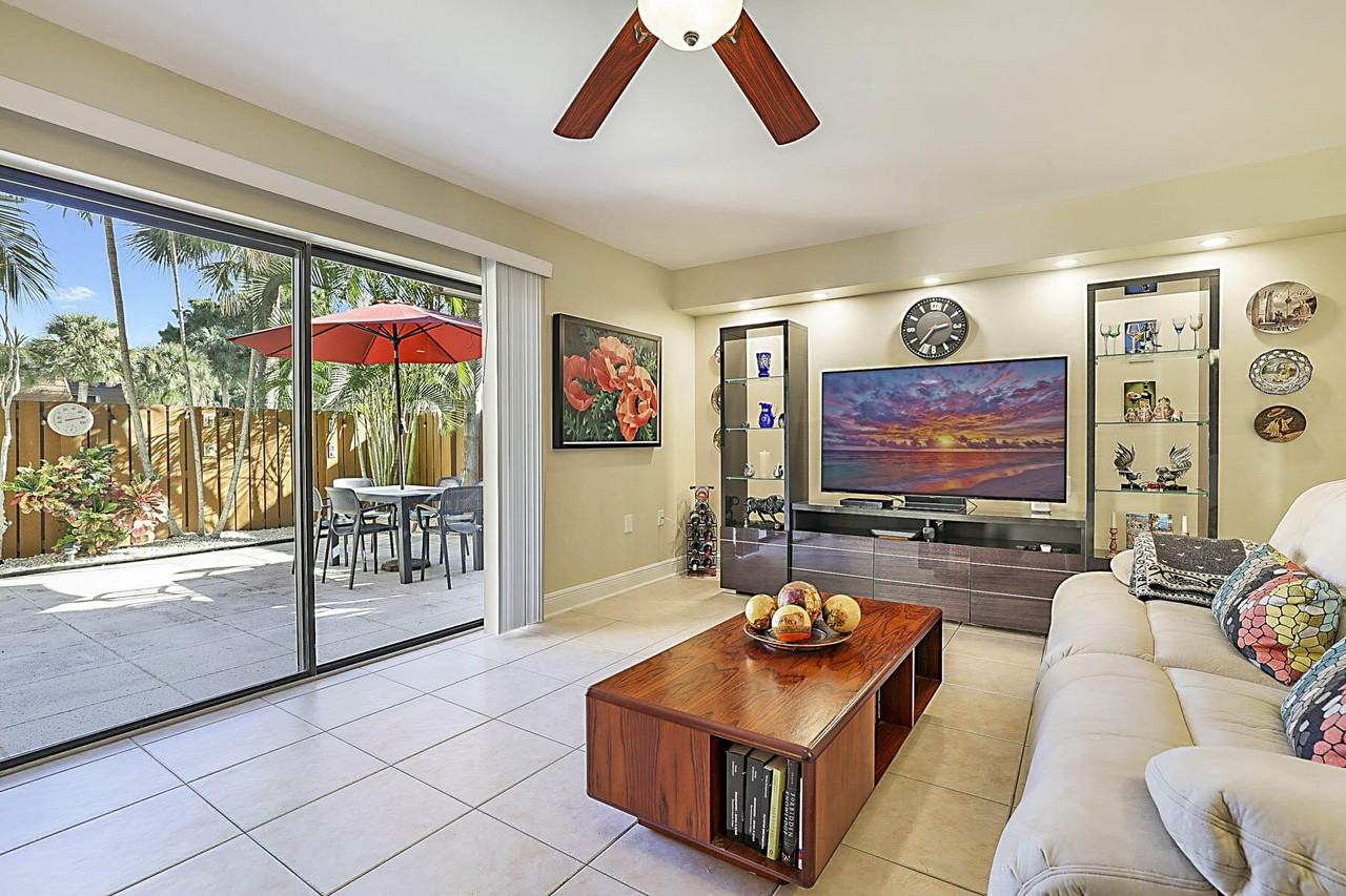 3071 30th Ct - Photo 5 of 50