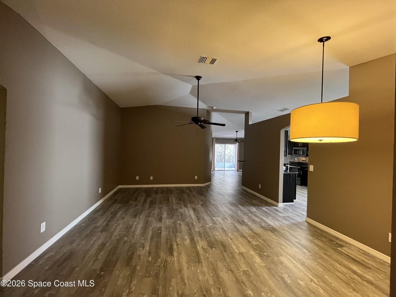 5541 Talbot Blvd - Photo 4 of 31