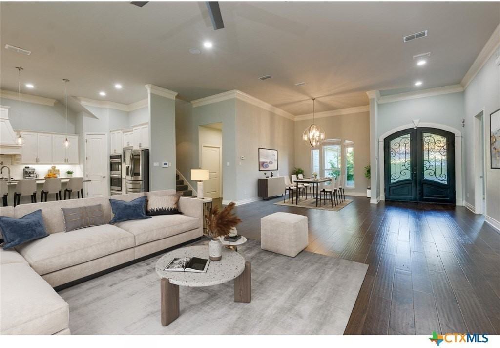 1729 Las Lomas Ct - Photo 4 of 43