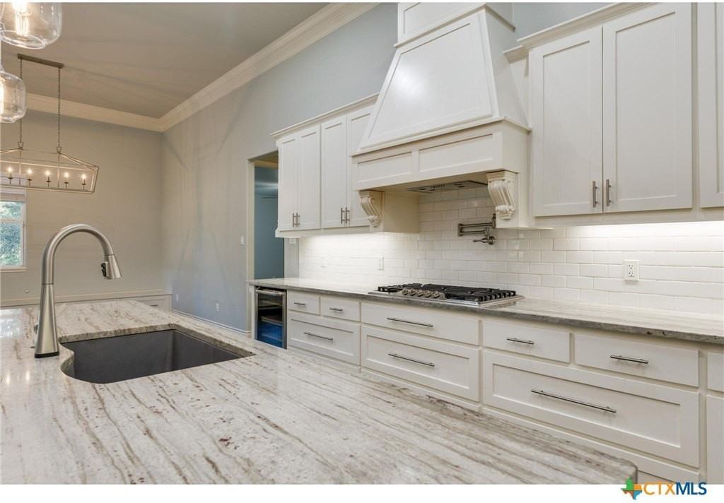 1729 Las Lomas Ct - Photo 7 of 43