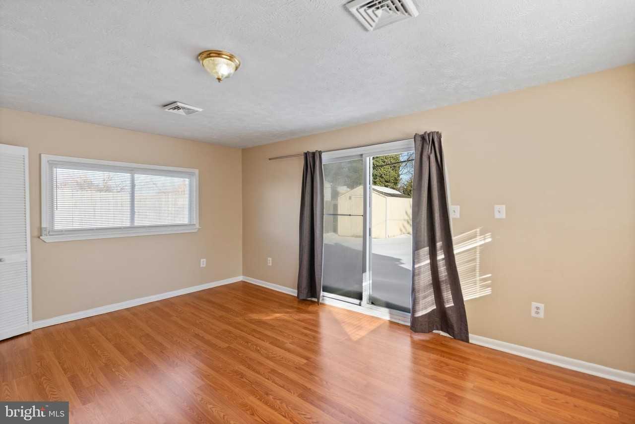 1224 Guildford Rd - Photo 3 of 22