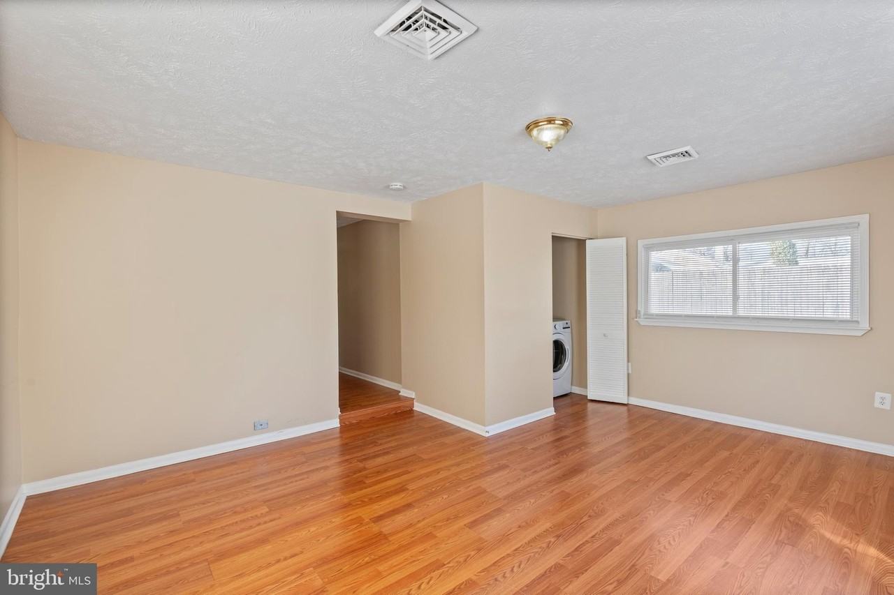 1224 Guildford Rd - Photo 4 of 22