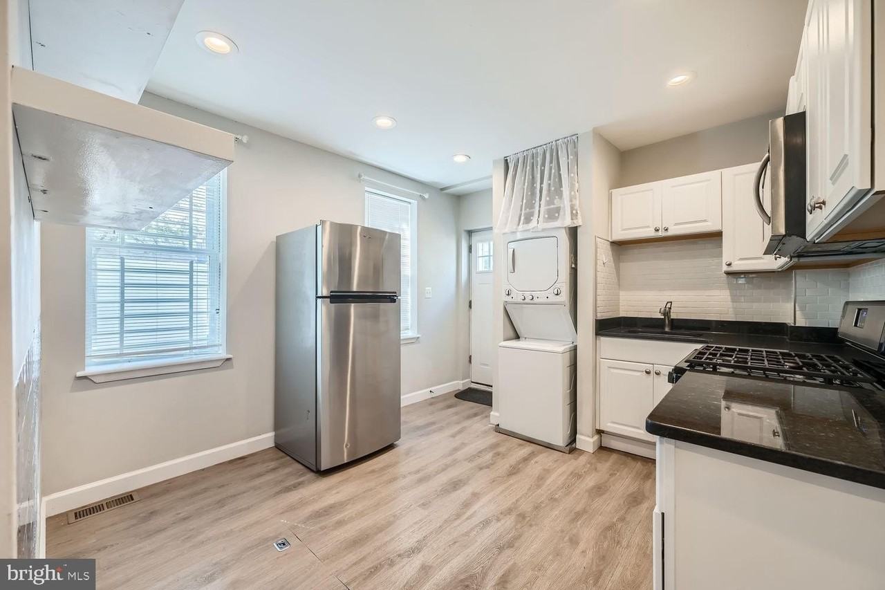 2500 E Fayette St Apt 1 #1 - Photo 3 of 17