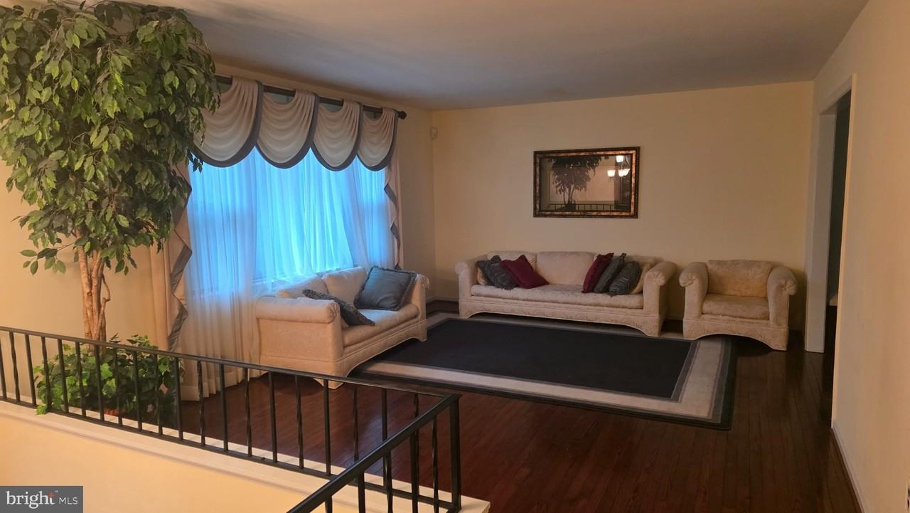 8744 Valley Dr - Photo 2 of 15