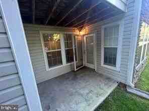 5650 Wade Ct Apt B #B - Photo 5 of 17