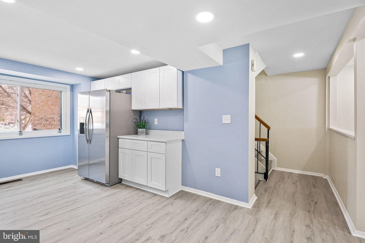 9411 Merryrest Rd Unit B #B - Photo 4 of 25