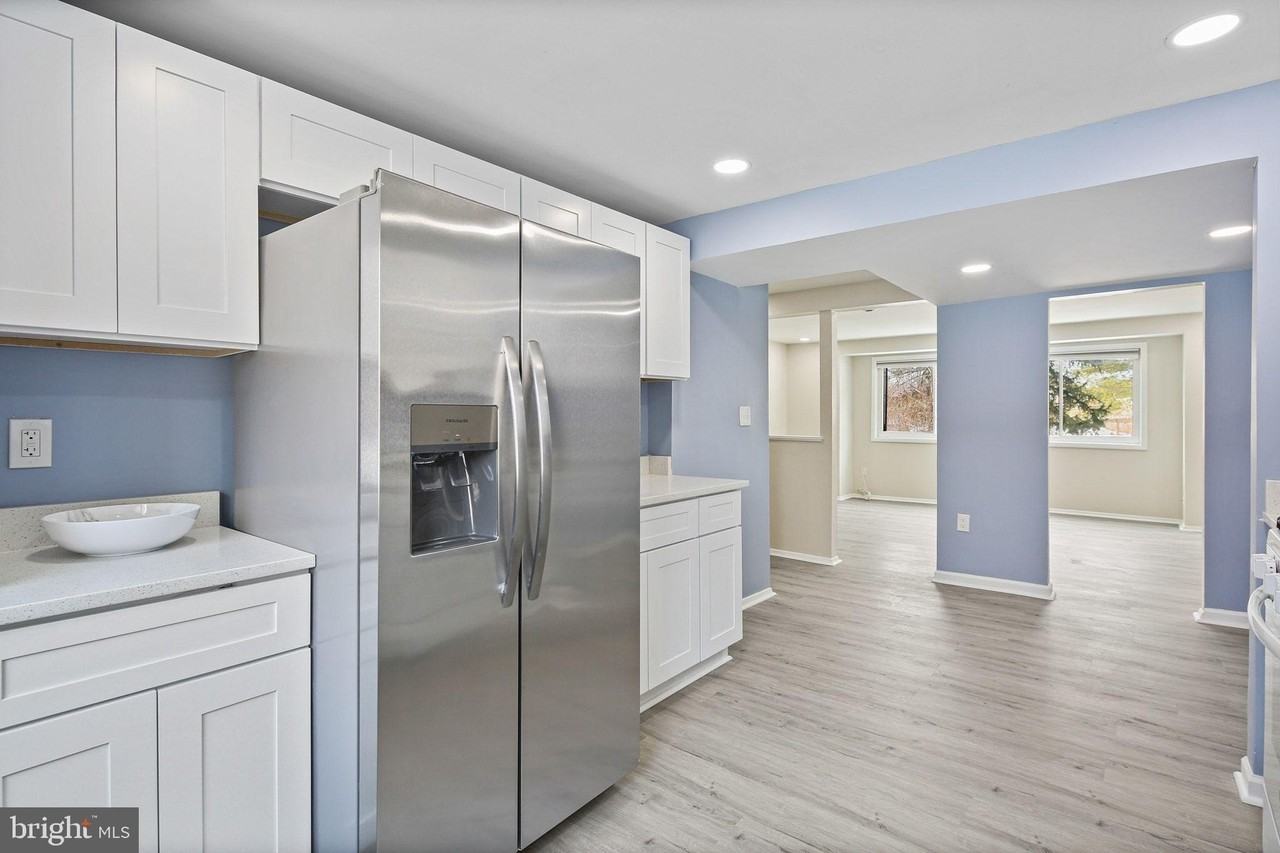 9411 Merryrest Rd Unit B #B - Photo 5 of 25