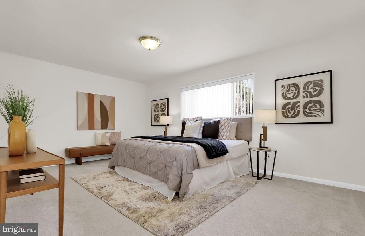 10661 Montrose Ave - Photo 6 of 12