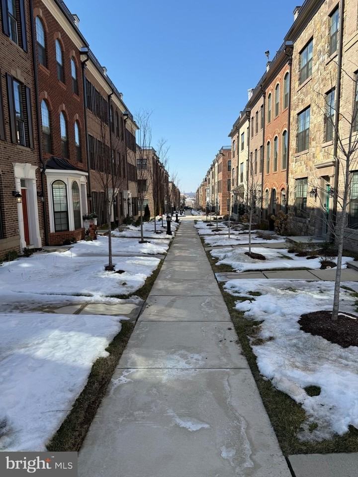 620 Leigh Way - Photo 2 of 37