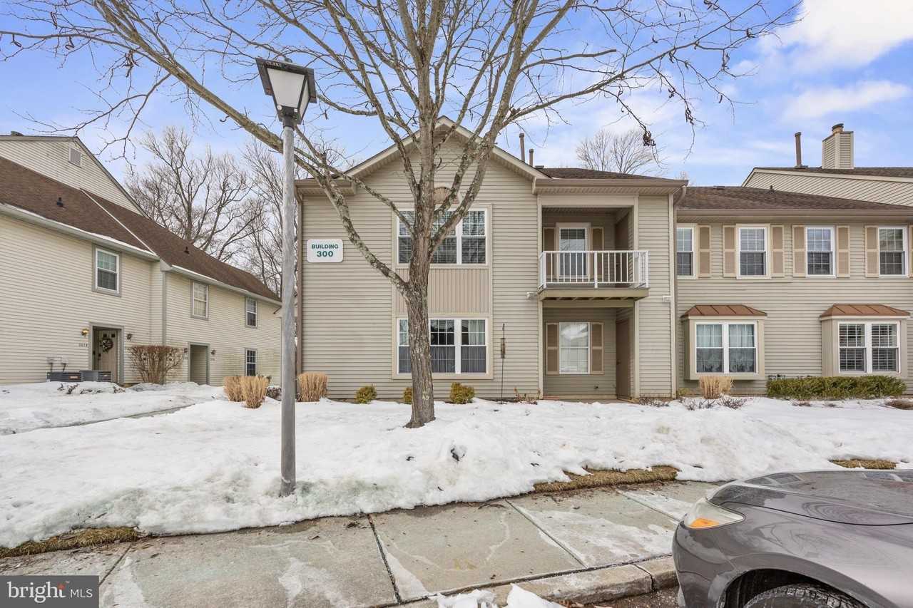 302B Harwood Ct - Photo 2 of 30