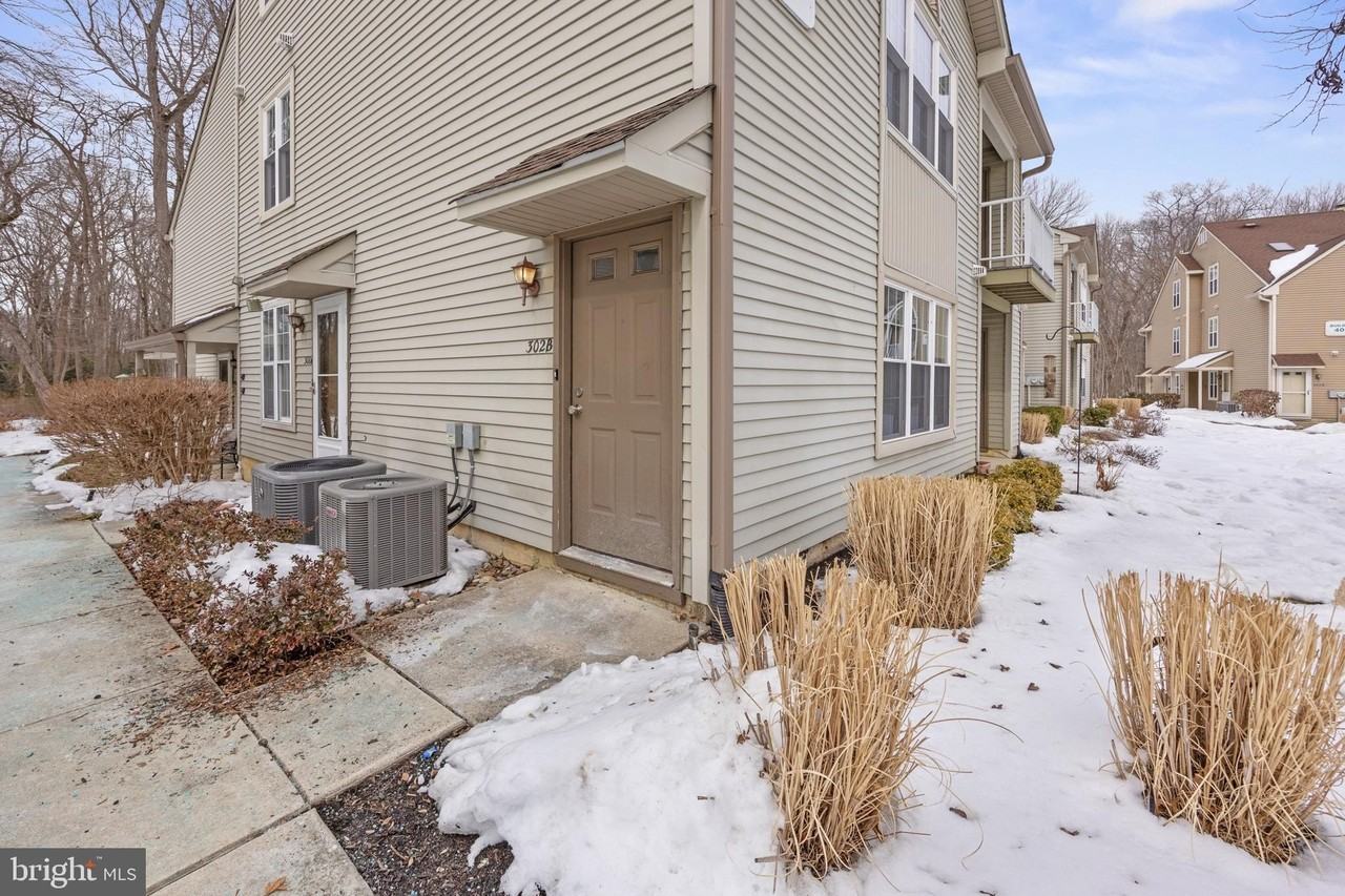 302B Harwood Ct - Photo 3 of 30