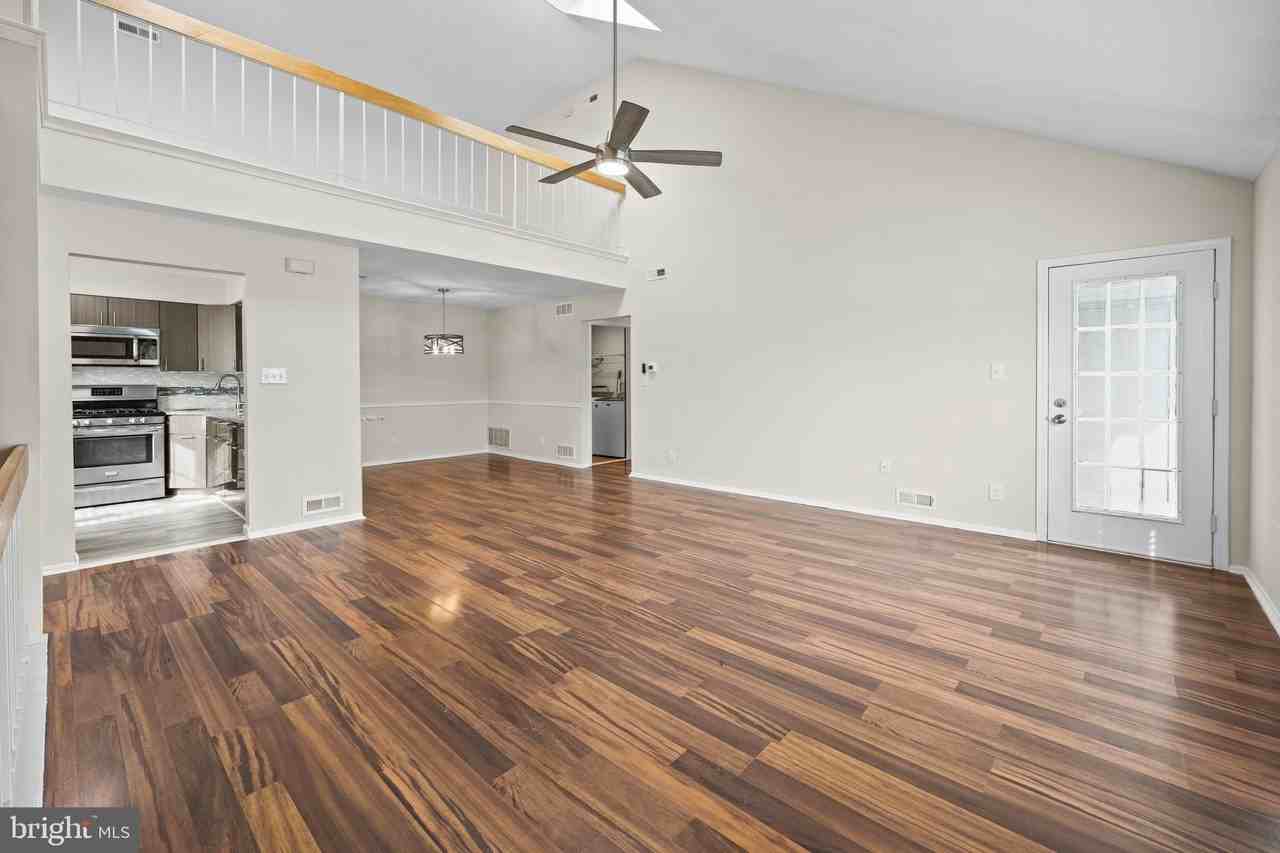 302B Harwood Ct - Photo 4 of 30