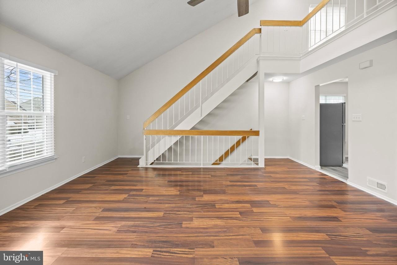 302B Harwood Ct - Photo 7 of 30