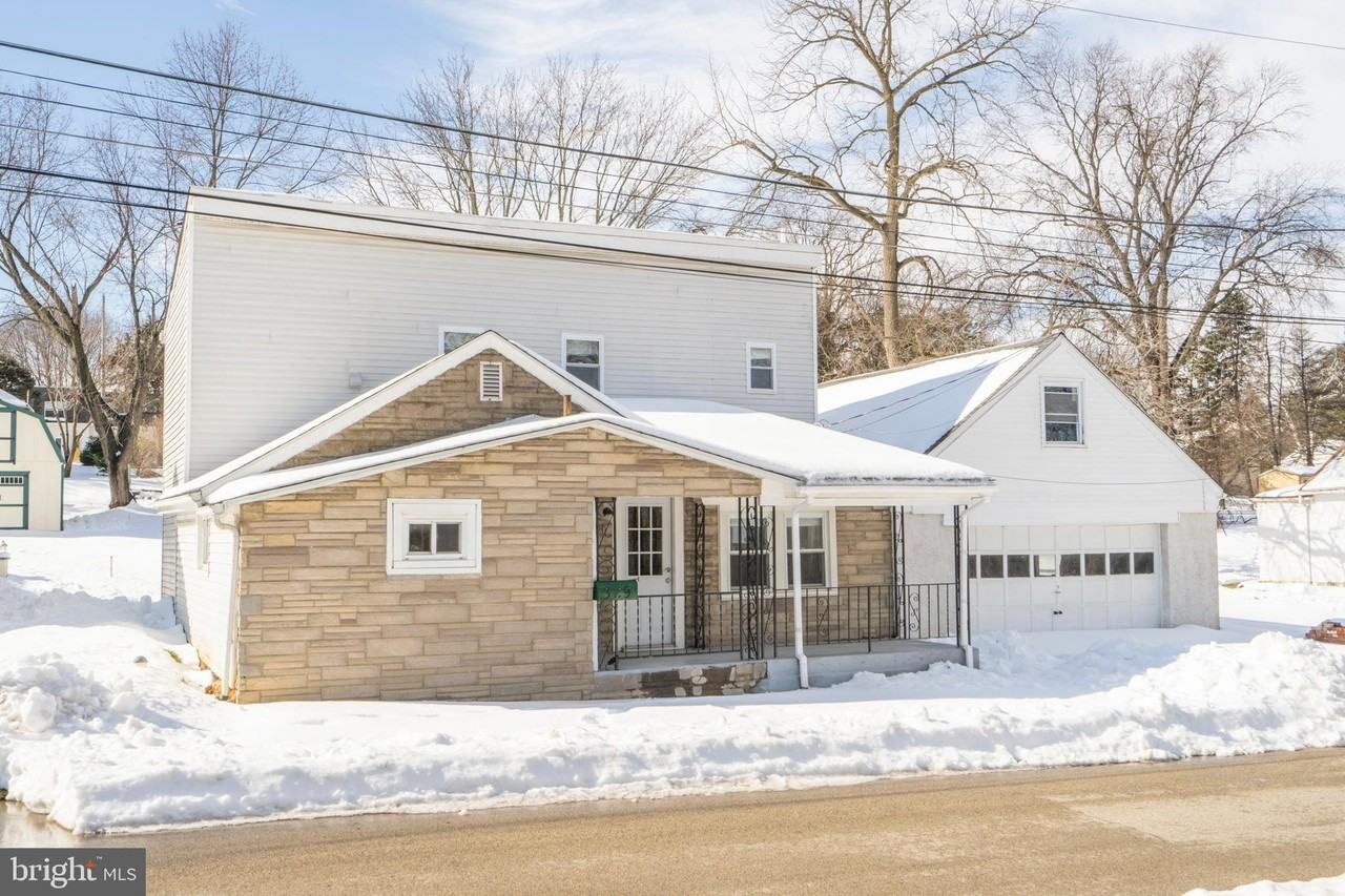 329 Hillcrest Ave - Photo 2 of 45