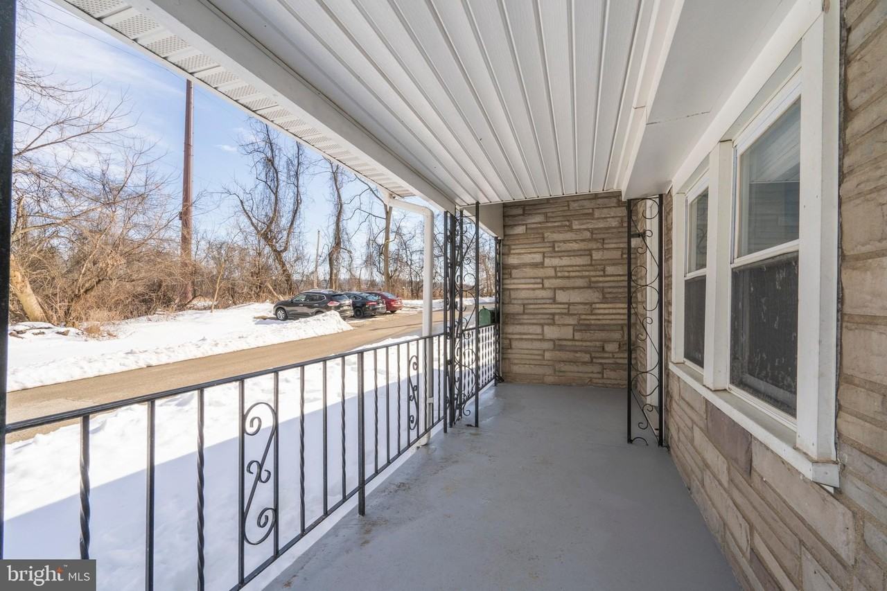 329 Hillcrest Ave - Photo 4 of 45