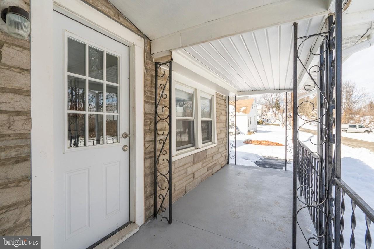 329 Hillcrest Ave - Photo 5 of 45