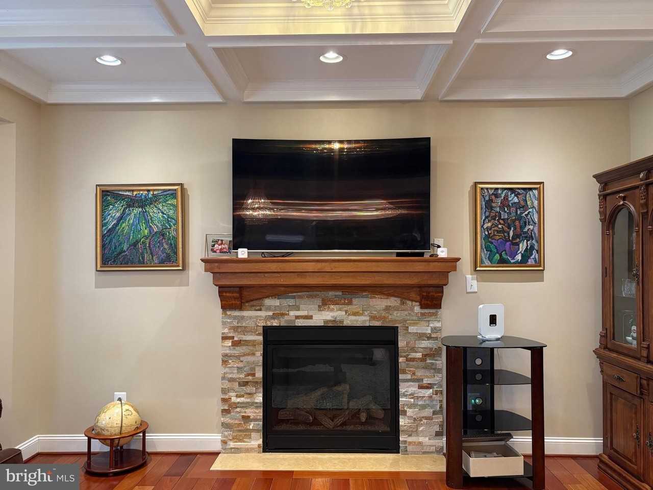 2445 S Kenwood St #2445 - Photo 3 of 50