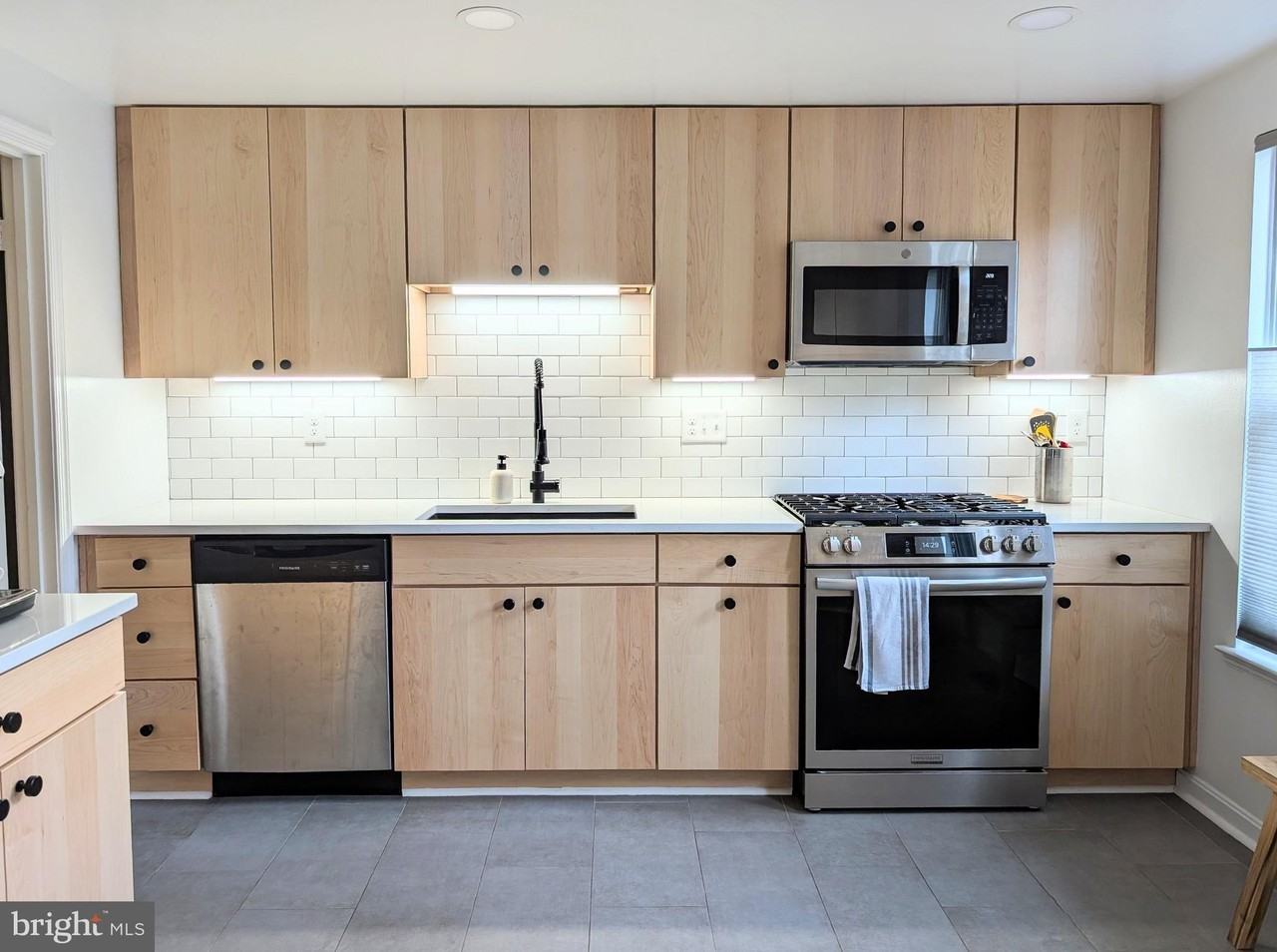 8939 Park Forest Dr - Photo 5 of 36