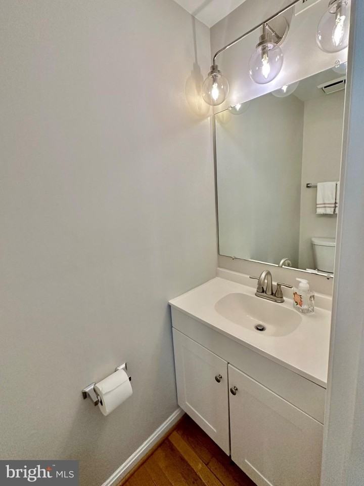 3006 Heritage Springs Ct - Photo 4 of 32