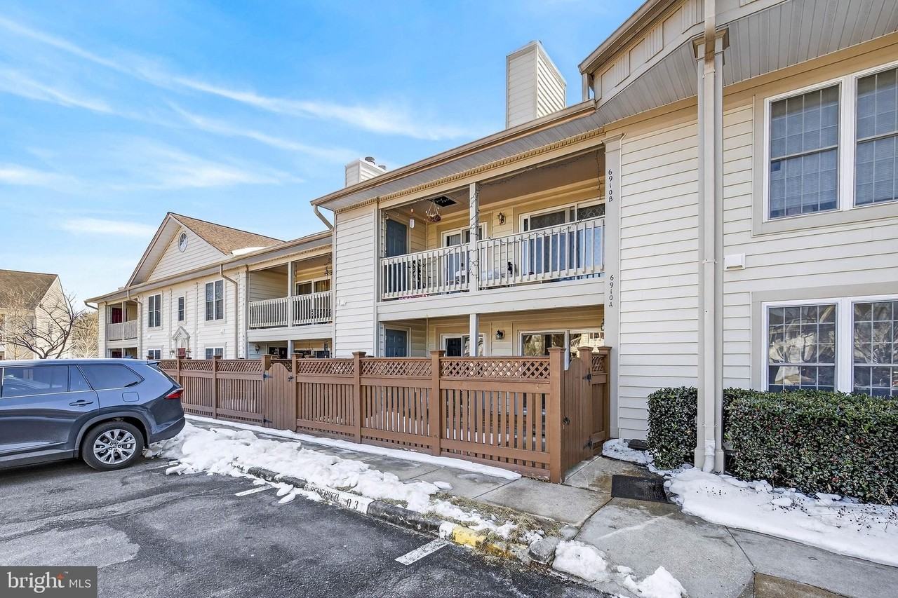 6910A Sandra Marie Cir - Photo 2 of 34