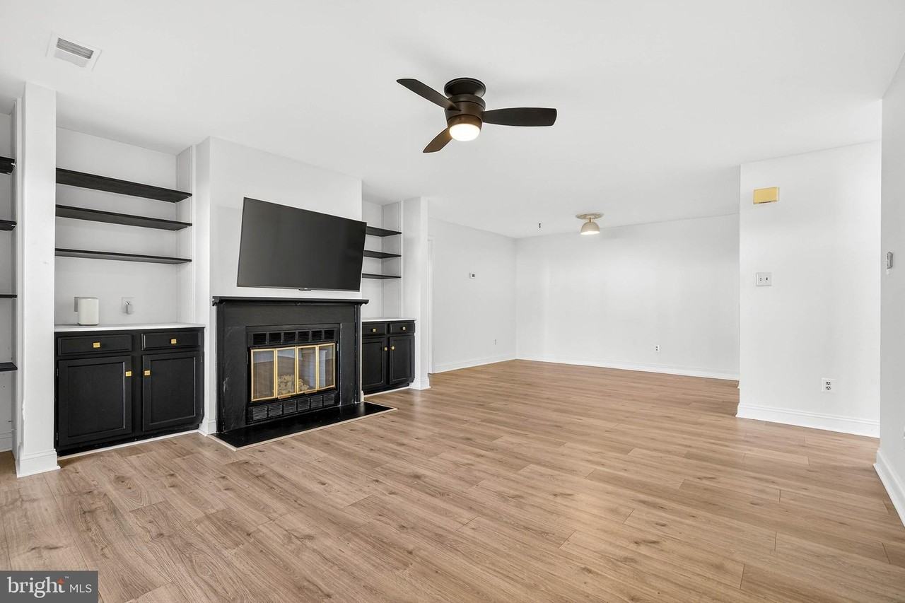 6910A Sandra Marie Cir - Photo 6 of 34