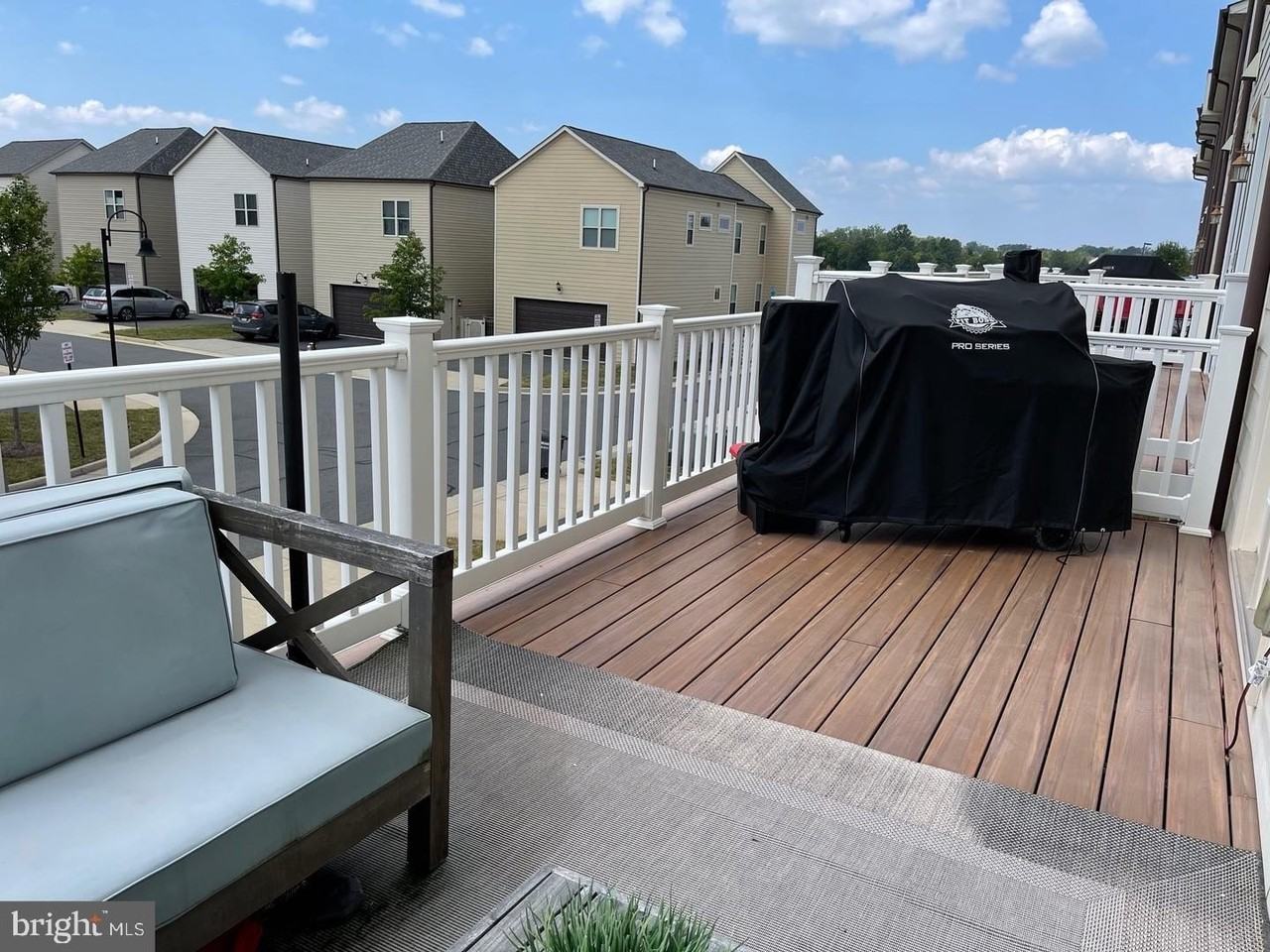 44711 Plympton Sq - Photo 5 of 29