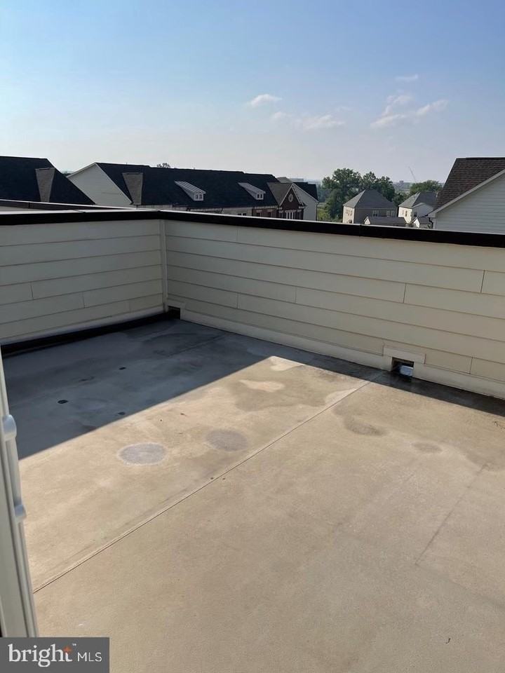 44711 Plympton Sq - Photo 7 of 29