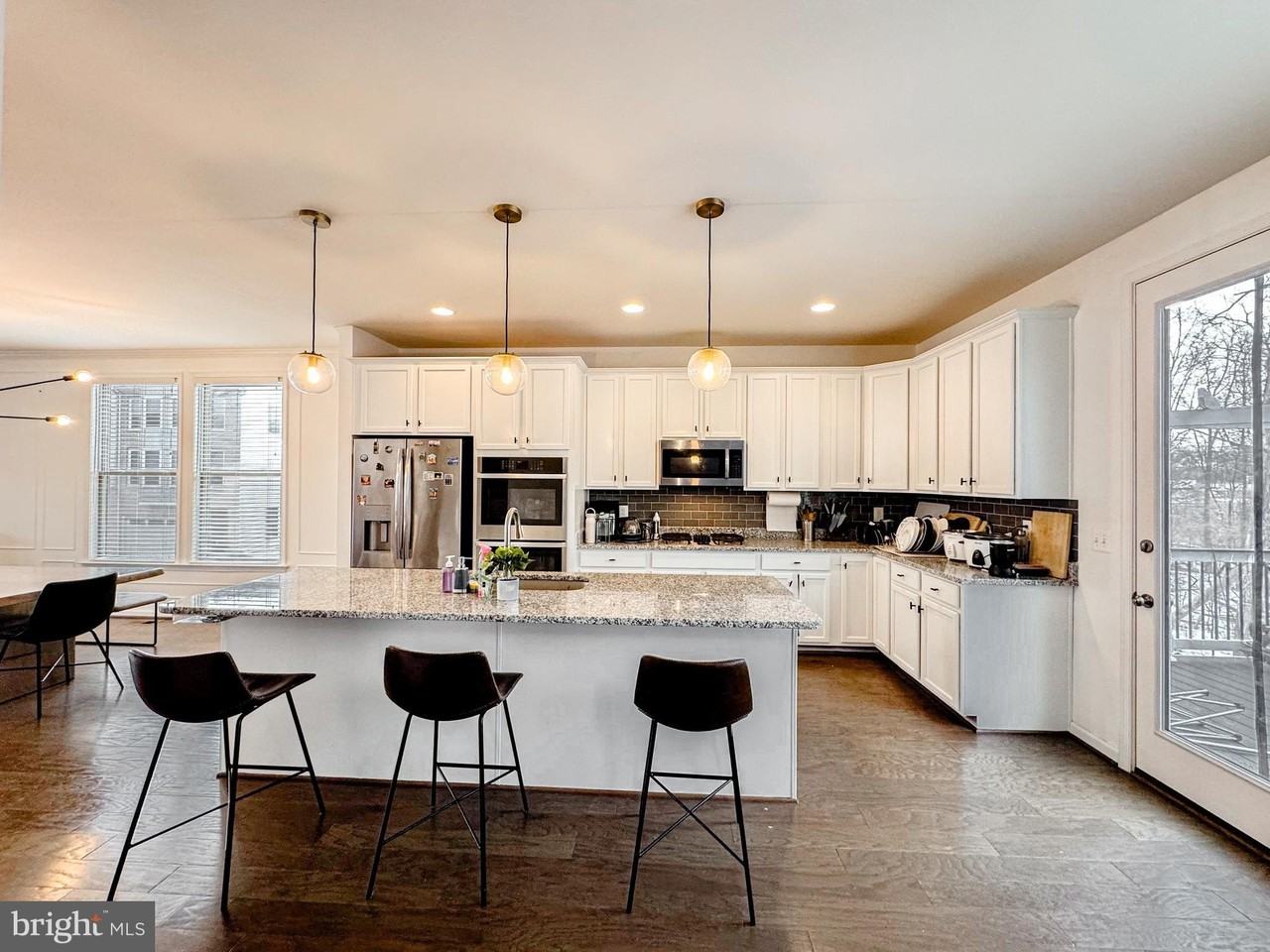 42462 Dogwood Glen Sq - Photo 3 of 46