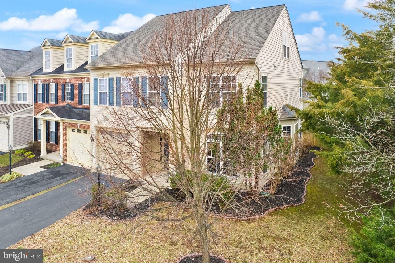 9311 Warren Falls Ln - Photo 4 of 50