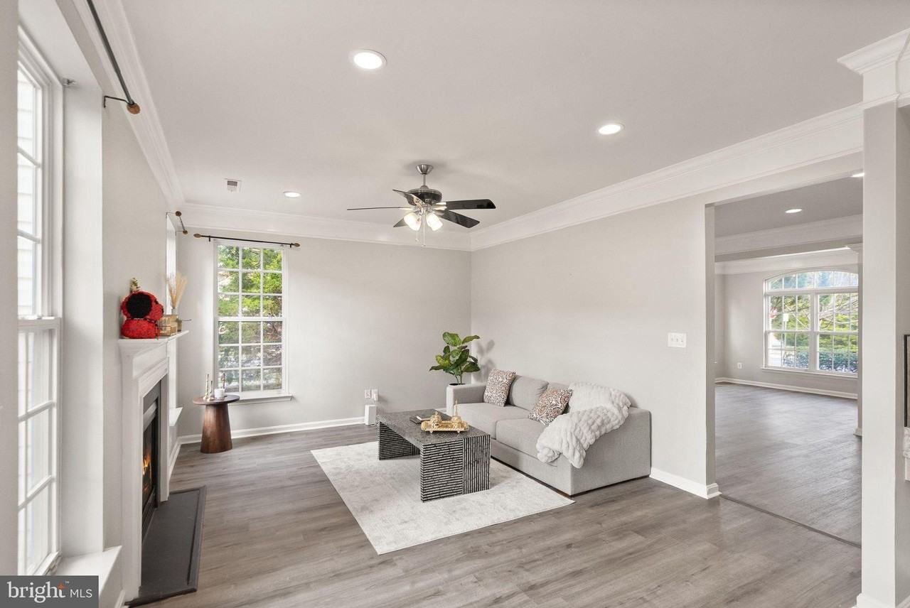 9311 Warren Falls Ln - Photo 6 of 50