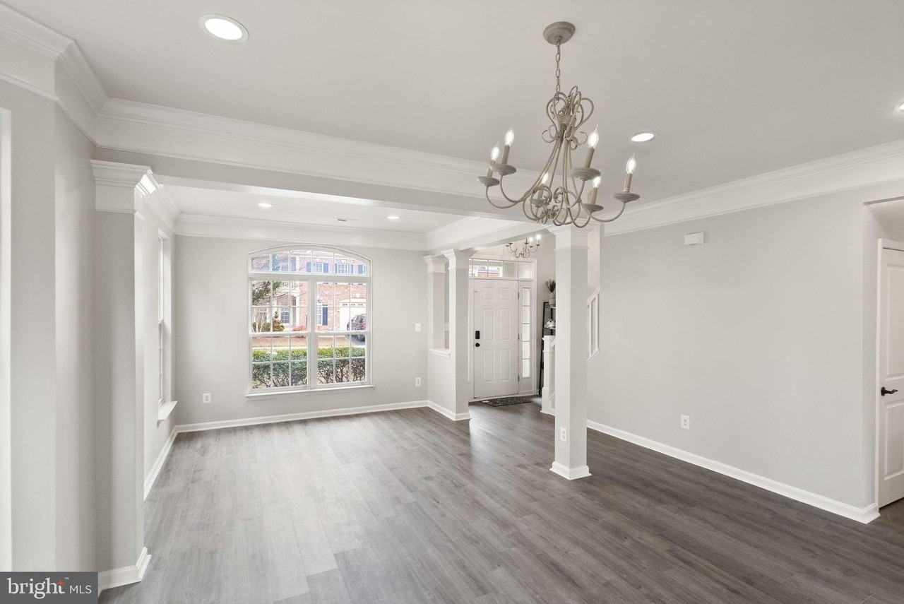 9311 Warren Falls Ln - Photo 7 of 50