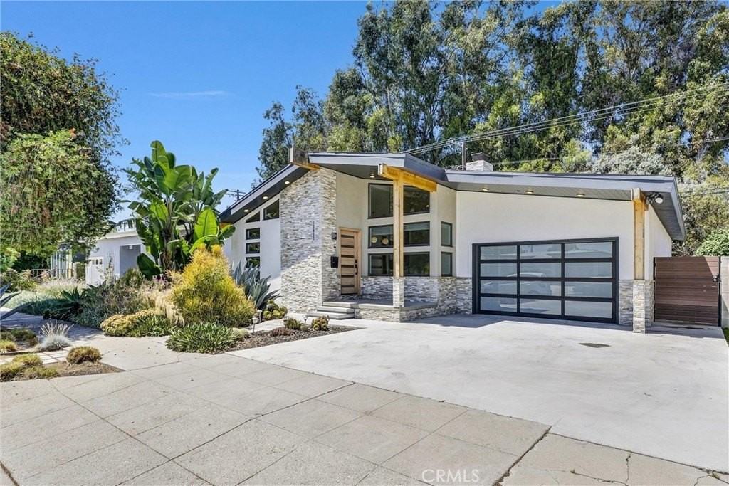 12057 Alberta Dr - Photo 2 of 31