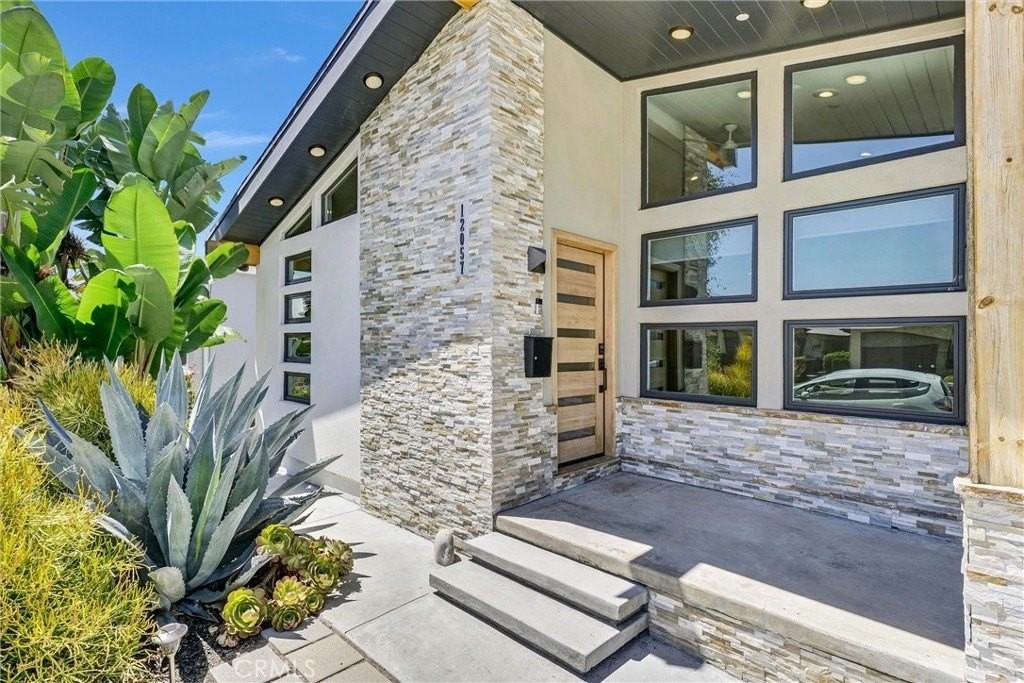 12057 Alberta Dr - Photo 4 of 31