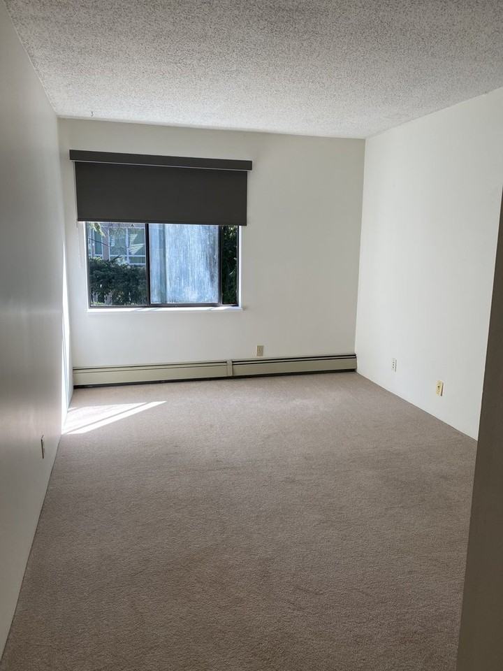 8511 Ackroyd Rd - Photo 5 of 7