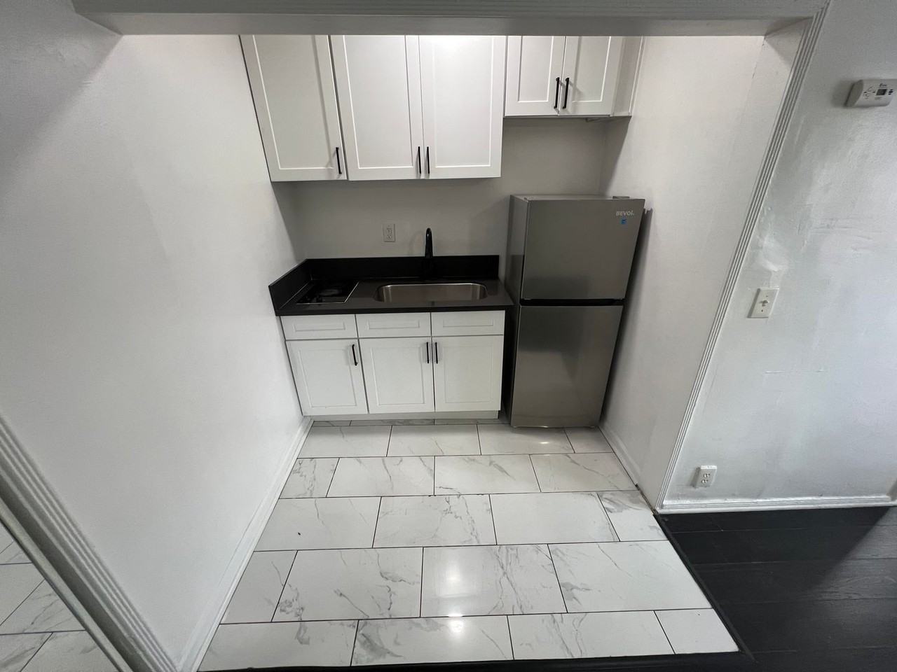 Blake Manor - Photo 7 of 30