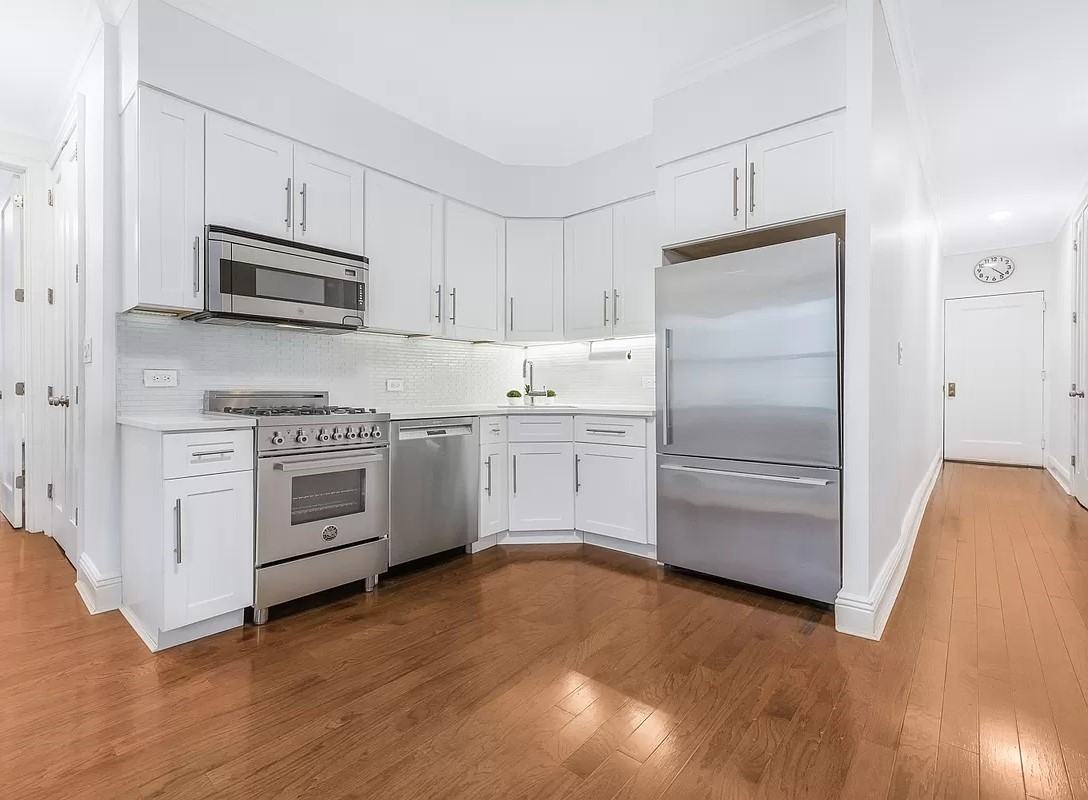 2451 38th St #7B - Photo 2 of 6