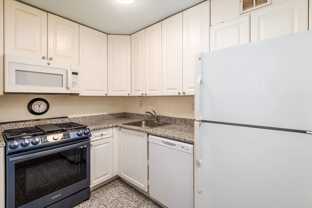 7020 108th St #15A - Photo 1 of 1