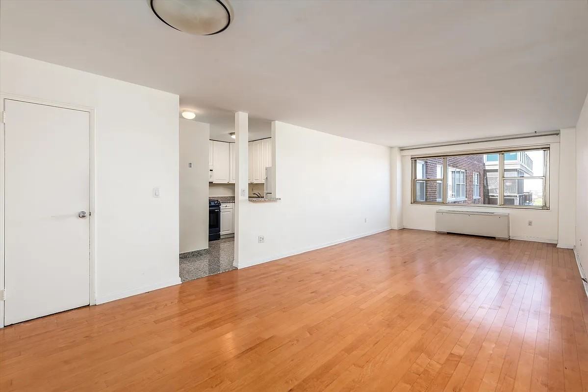 7020 108th St #15A - Photo 3 of 8