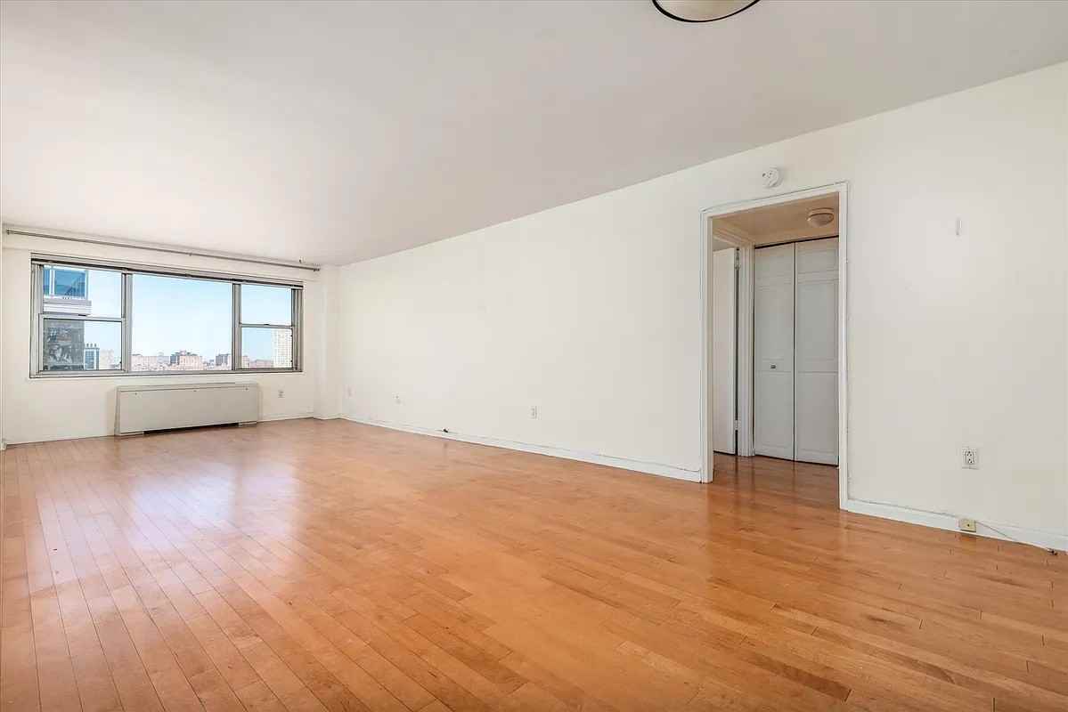 7020 108th St #15A - Photo 4 of 8