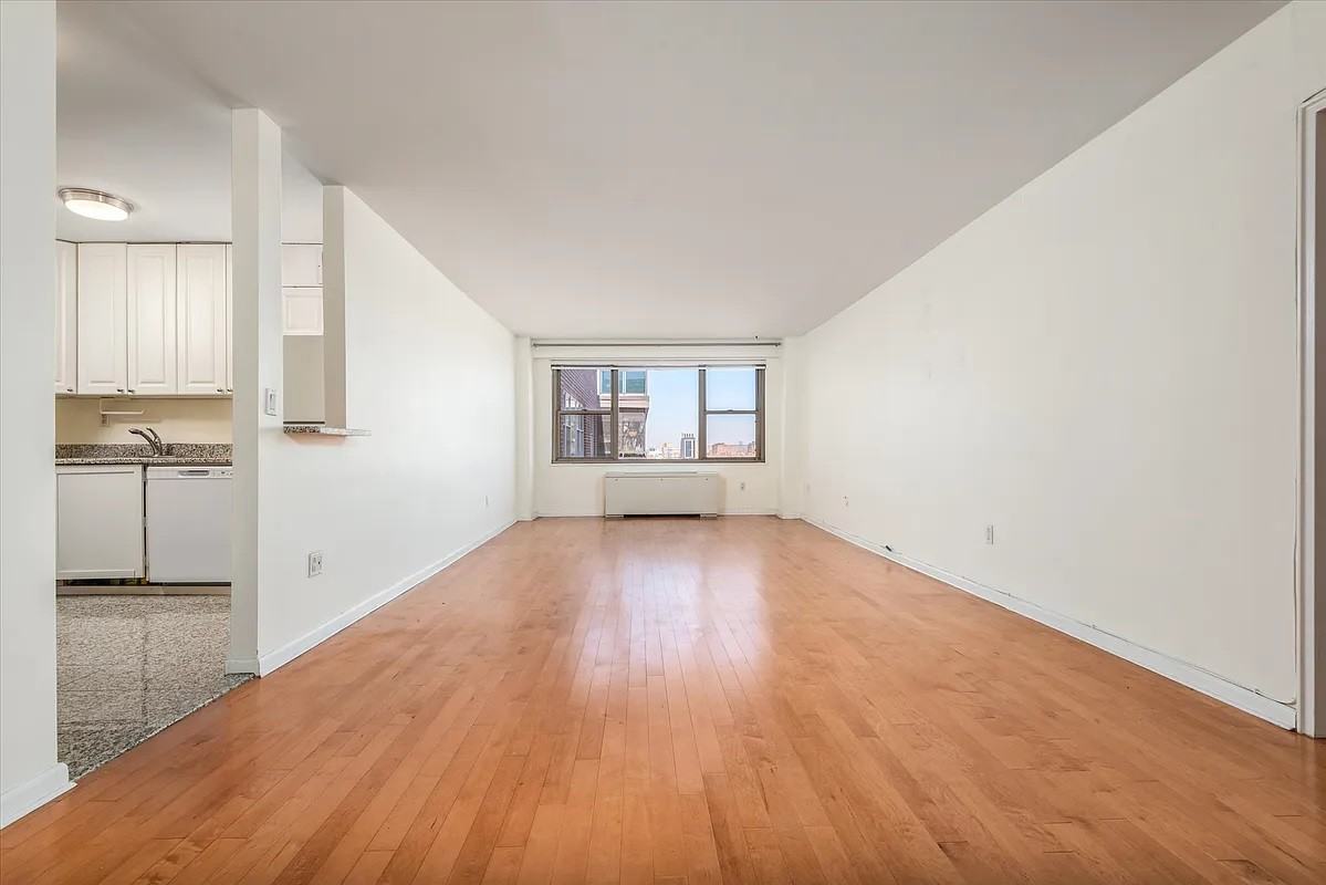 7020 108th St #15A - Photo 5 of 8