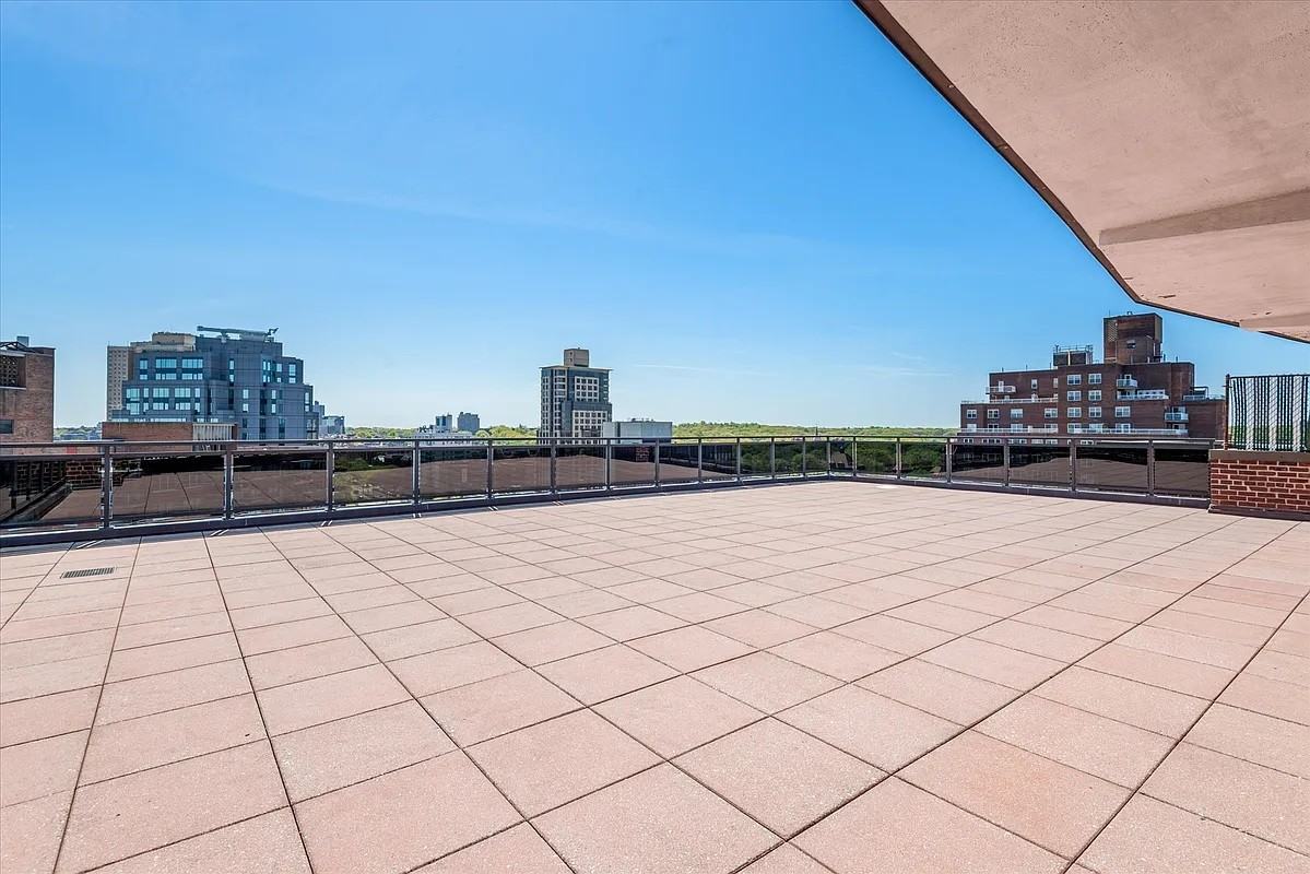 7020 108th St #15A - Photo 7 of 8